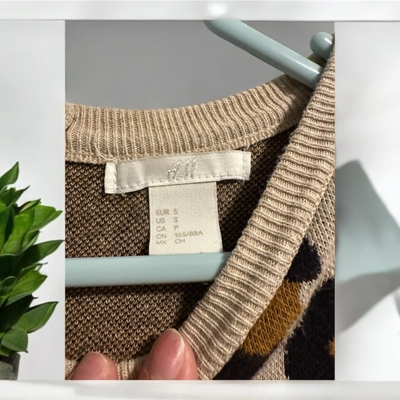 Sweater - Picture 2 of 2